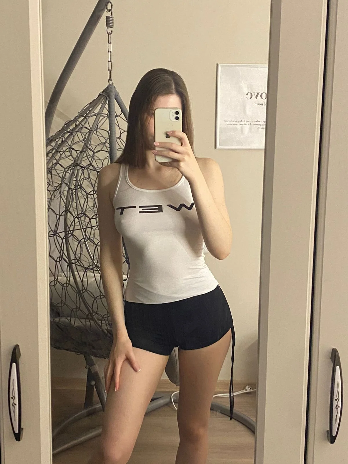 XXX Porn Photo of Nude LisaSweetie 18