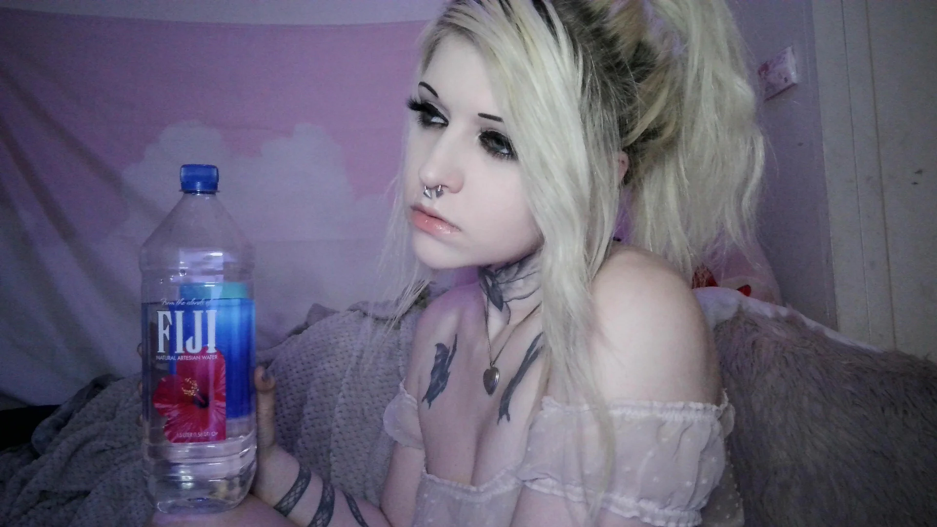 XXX Porn Photo of Nude lilithrosexoxo 40