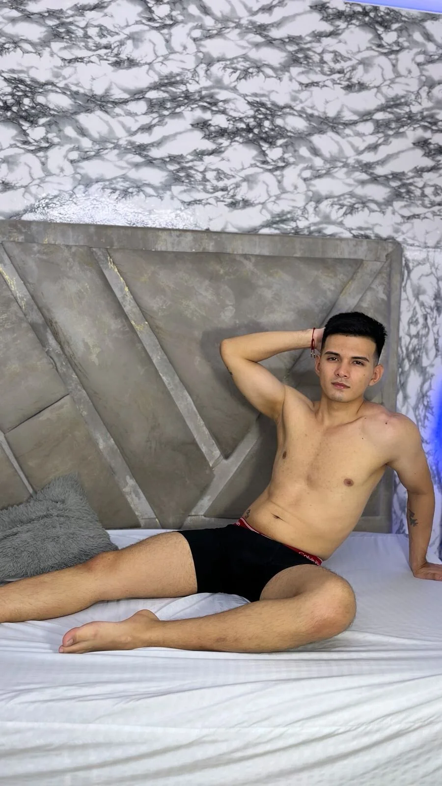 XXX Porn Photo of Nude GoldenBoyM 9