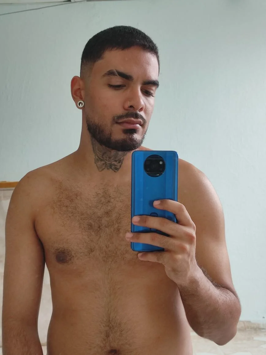 XXX Porn Photo of Nude hairy_jordan 17
