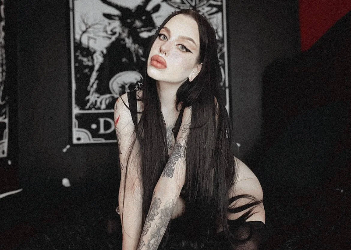 XXX Porn Photo of Nude alexx_succubus 27