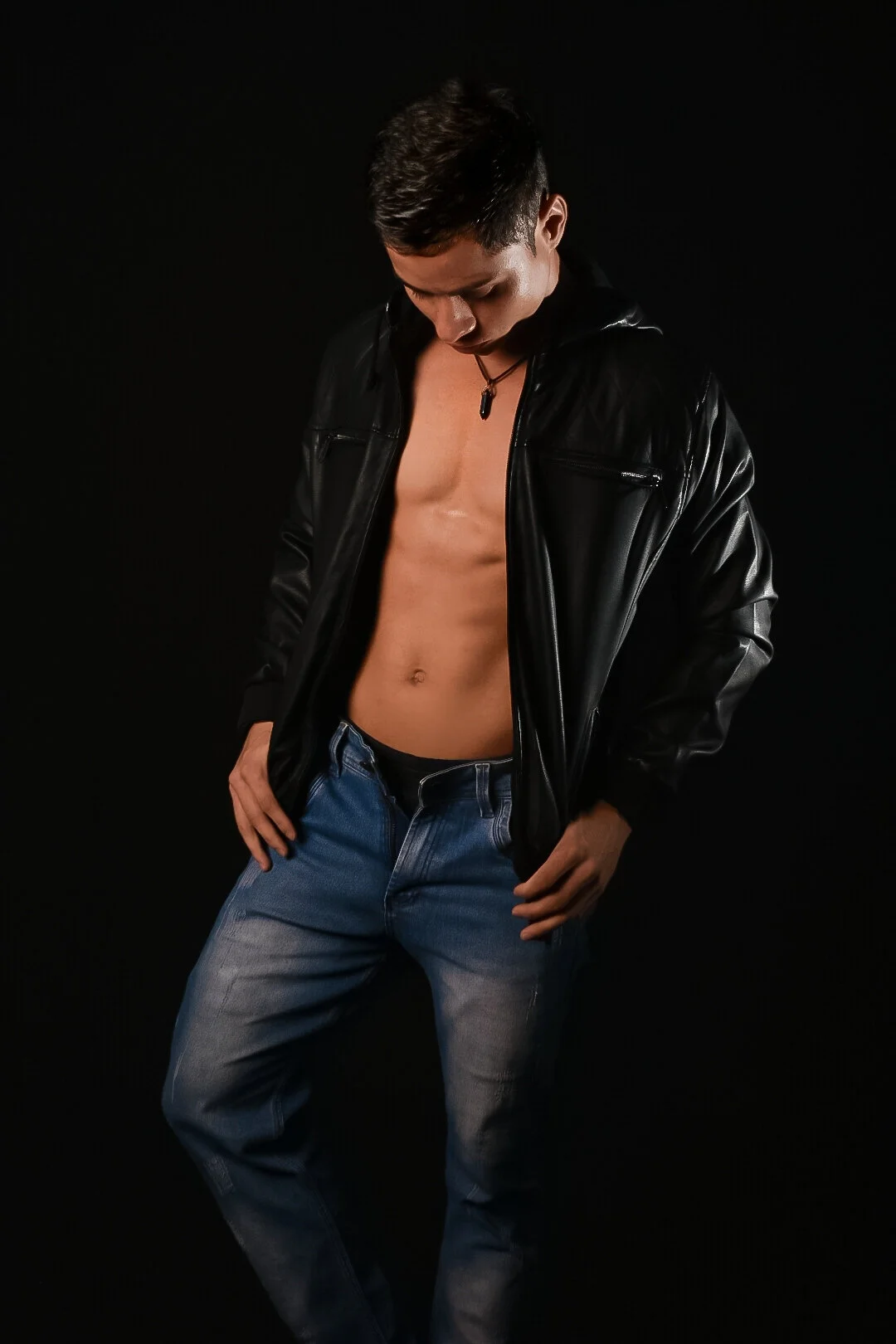 XXX Porn Photo of Nude LeoMonnroe 15