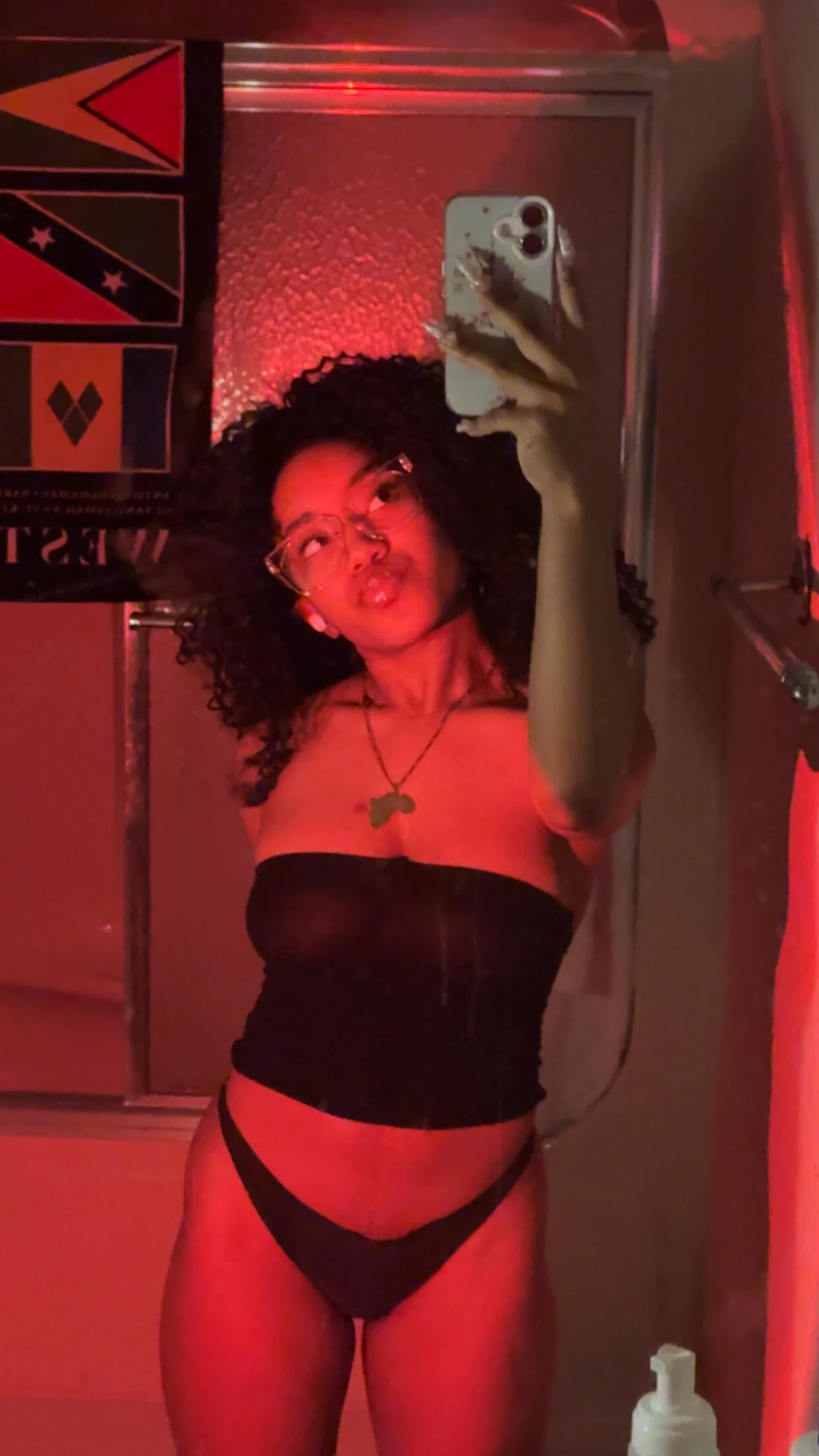 XXX Porn Photo of Nude lifeoftt_19xx 97