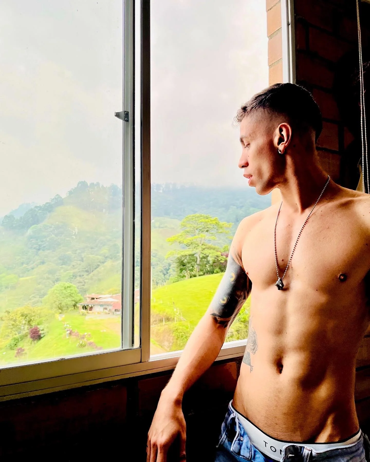 XXX Porn Photo of Nude aaronswt 35