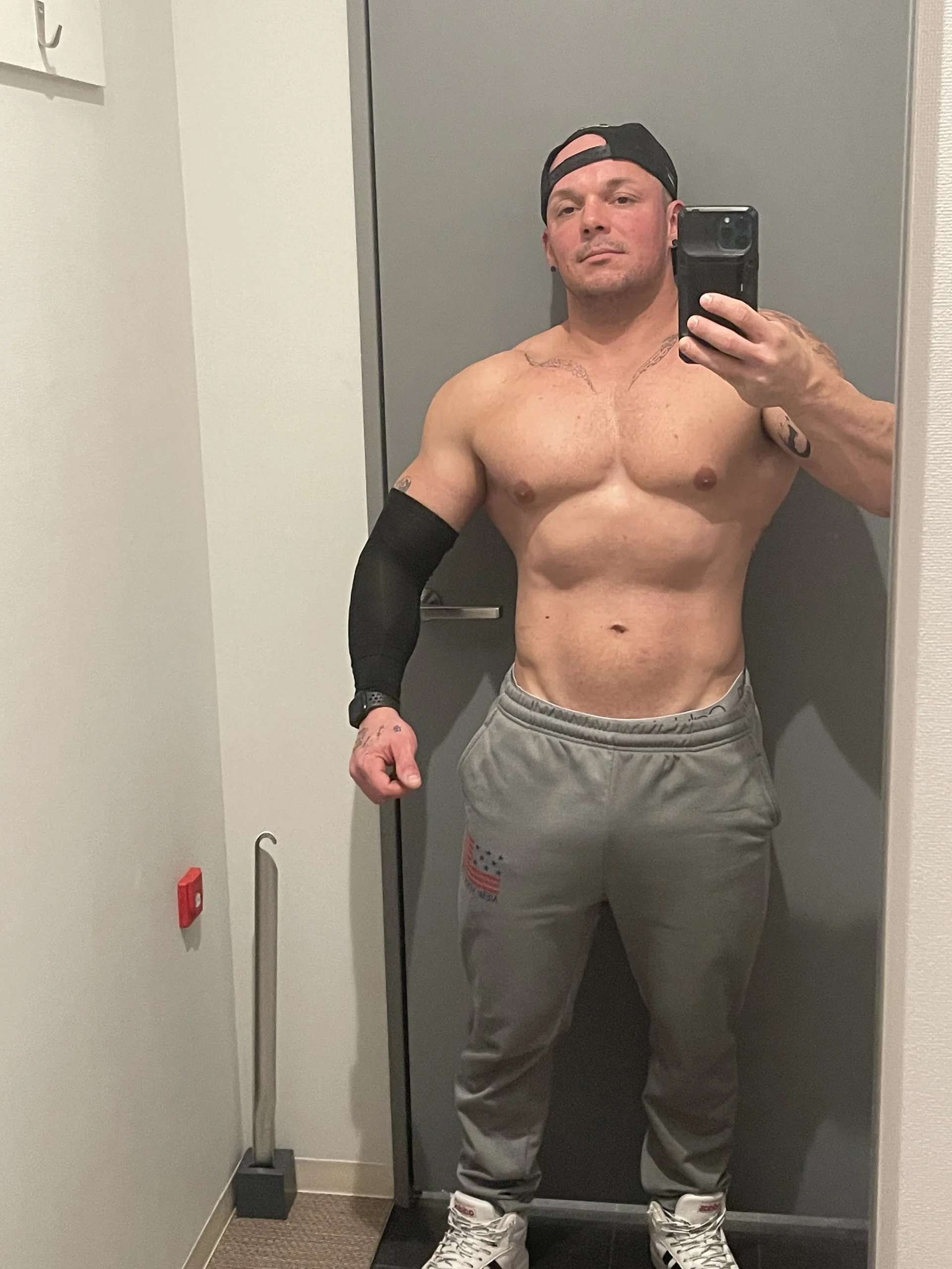 XXX Porn Photo of Nude SilentMuscleXXX 5