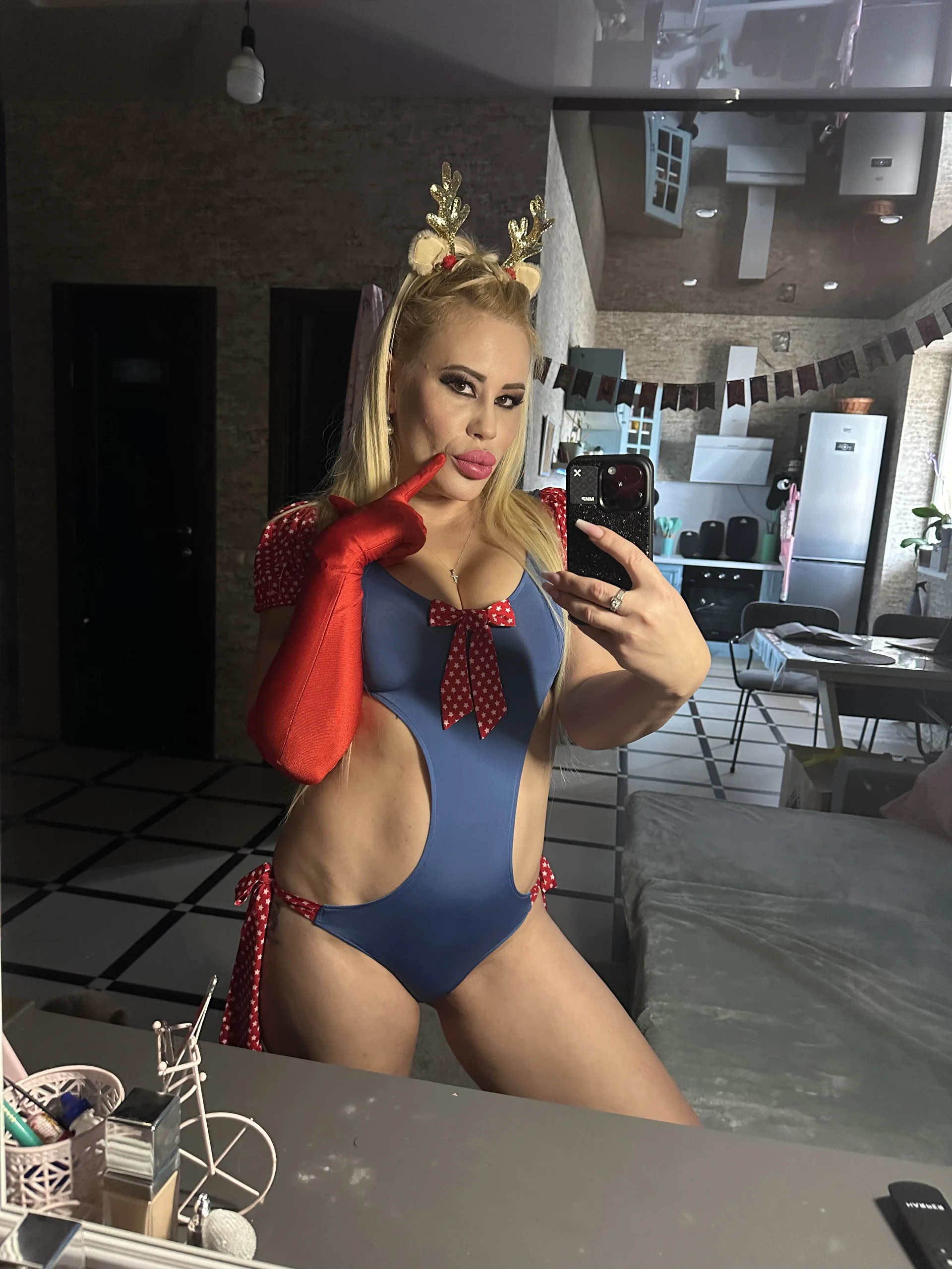 XXX Porn Photo of Nude Rolling_milf 6