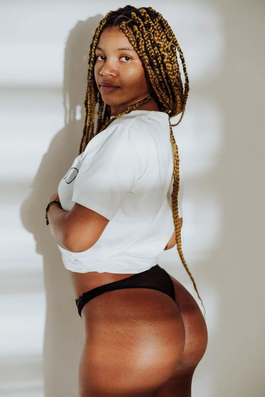 XXX Porn Photo of Nude genesis_moretz 24