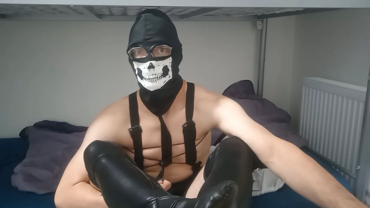 XXX Porn Photo of Nude HoT_LateX_Man 7