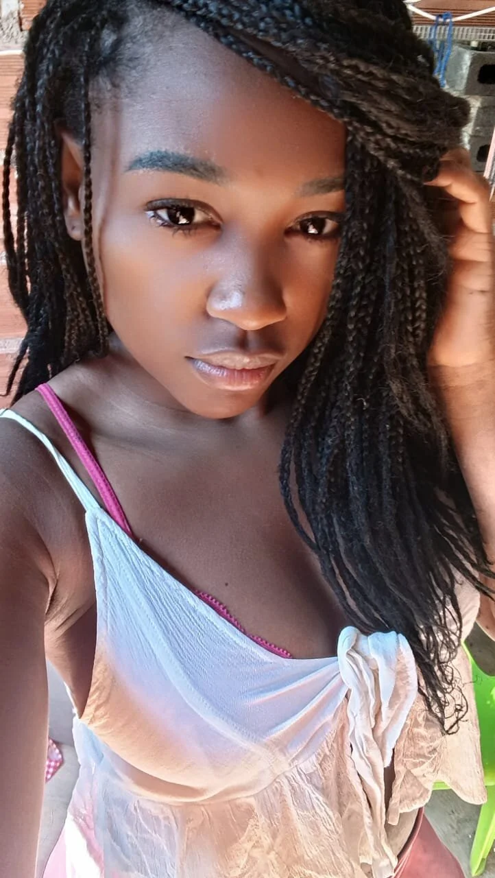 XXX Porn Photo of Nude elowen_collins 2