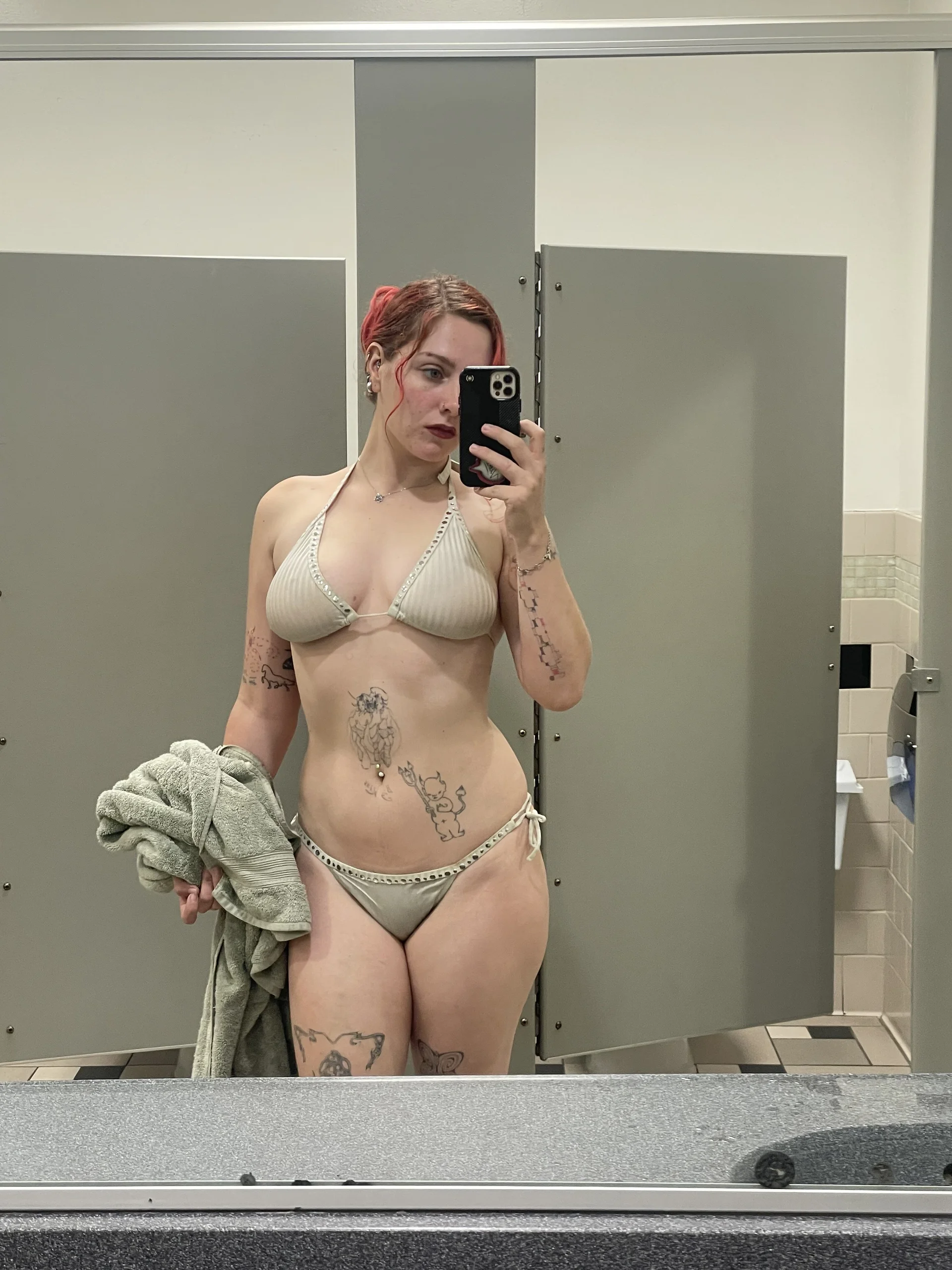 XXX Porn Photo of Nude strawberrylemonadexoxo 8
