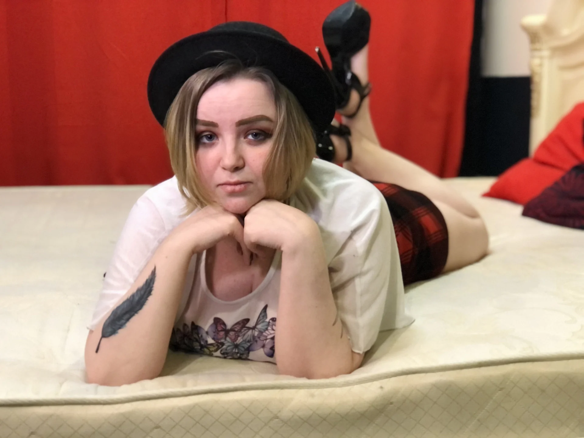 XXX Porn Photo of Nude EMMA__CONNOR 16