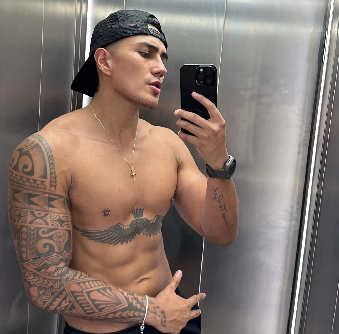 XXX Porn Photo of Nude Aron_Bolt 11