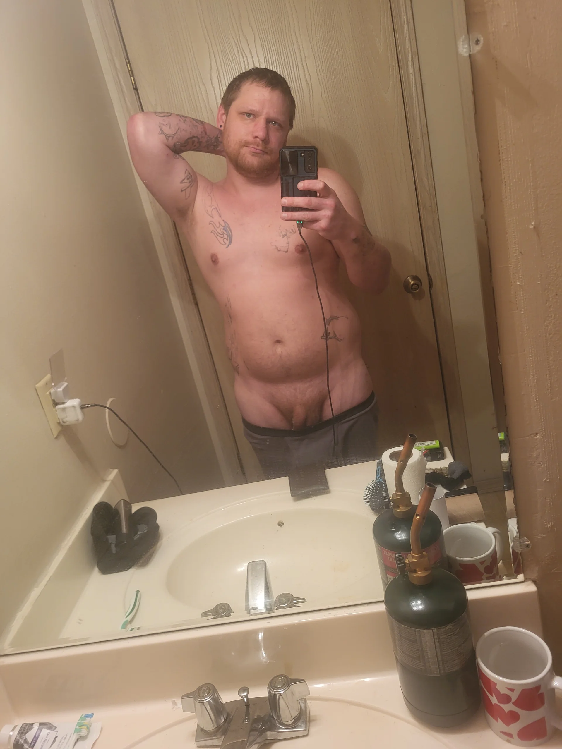 XXX Porn Photo of Nude GladsomeLark 1