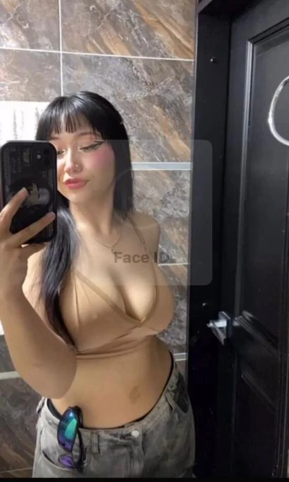 XXX Porn Photo of Nude Megan_vixeen 2