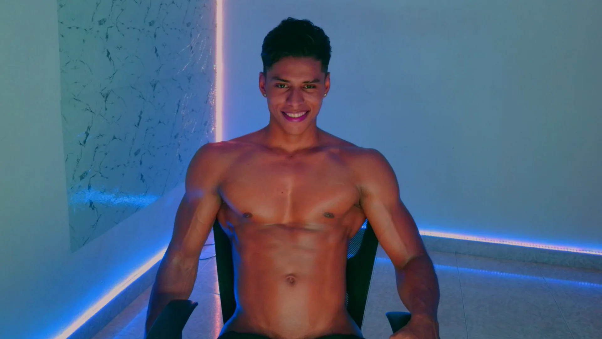 XXX Porn Photo of Nude ken__owens 112