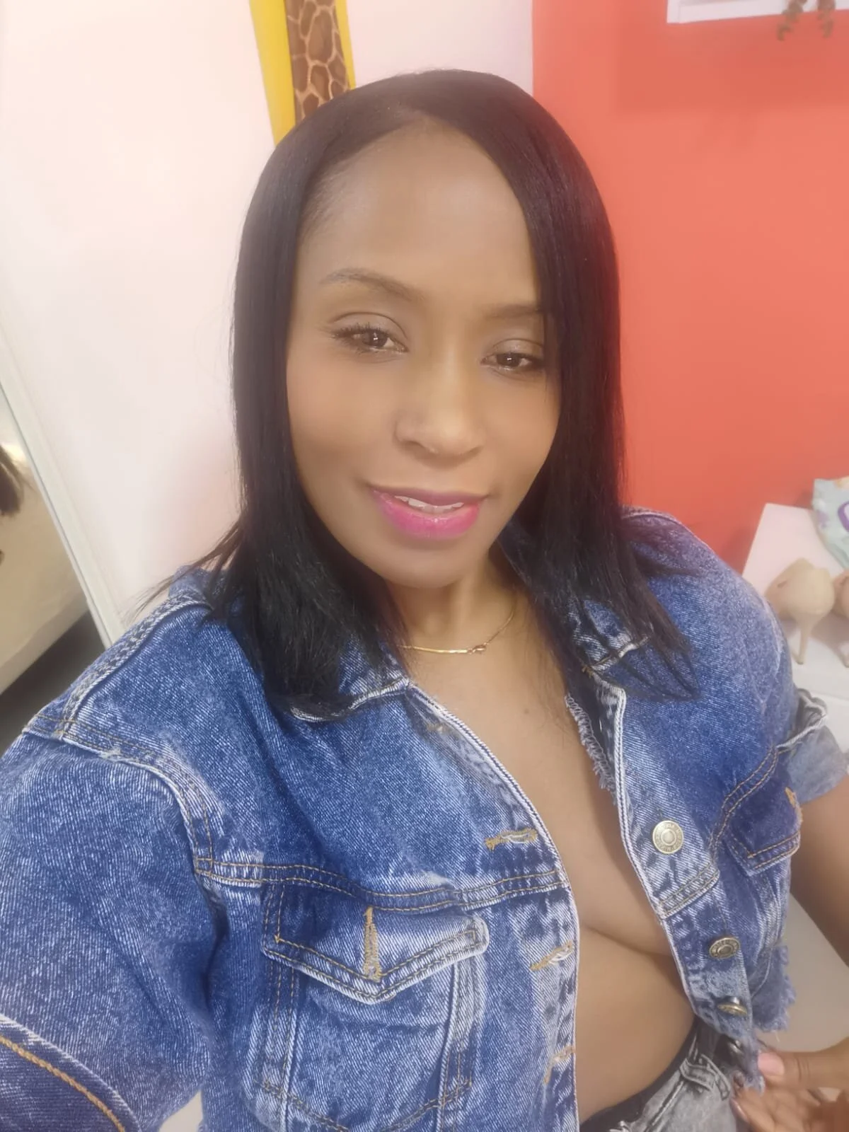 XXX Porn Photo of Nude Kendal_hot69_ 15