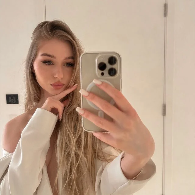 XXX Porn Photo of Nude MoonlitCrystalia 3