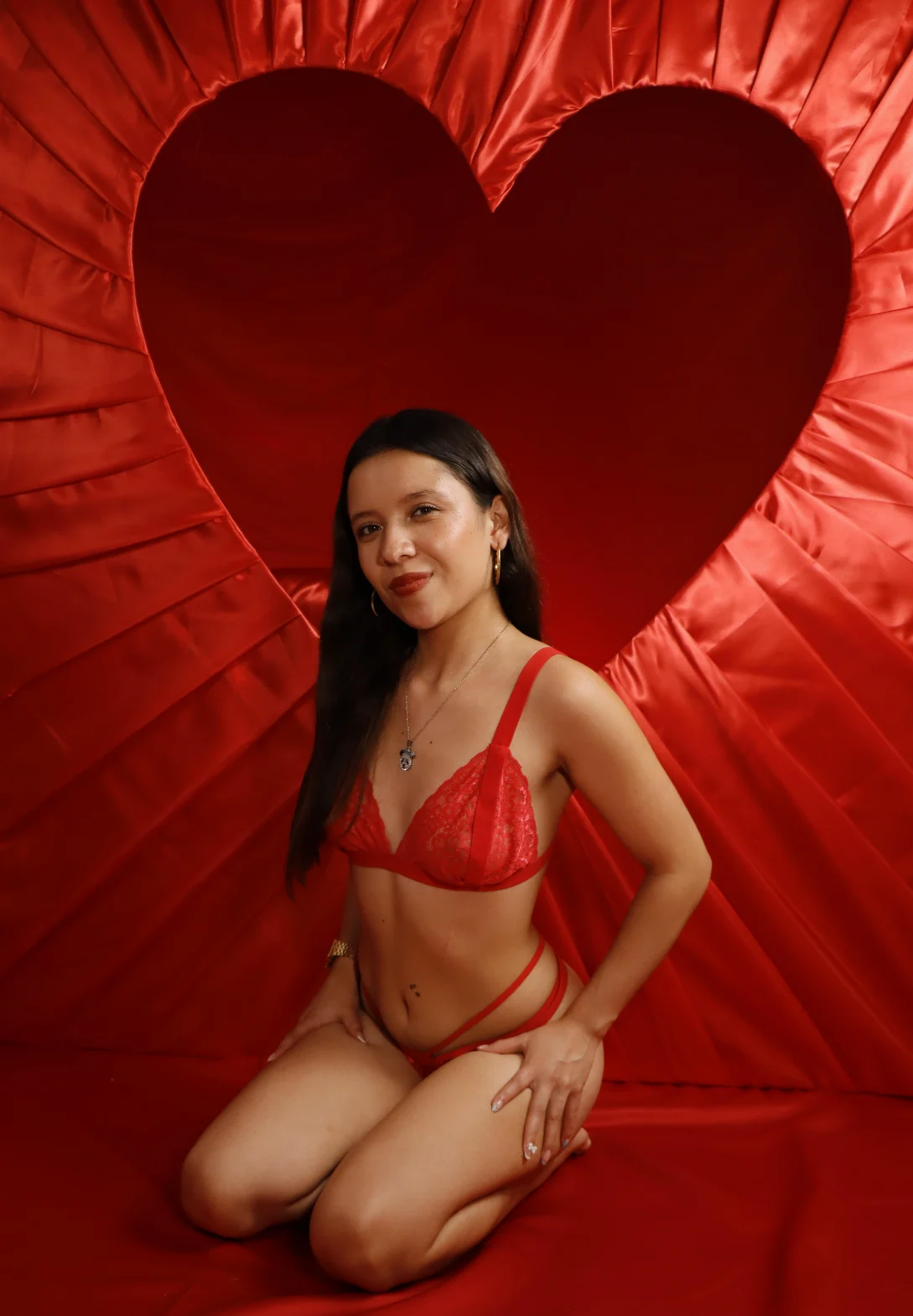 XXX Porn Photo of Nude NaomyWilde 5