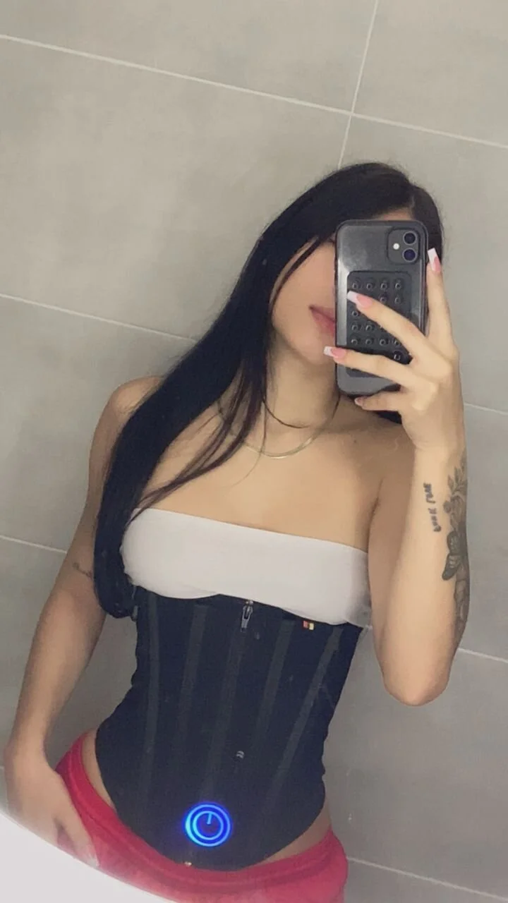 XXX Porn Photo of Nude AmberrHT 4