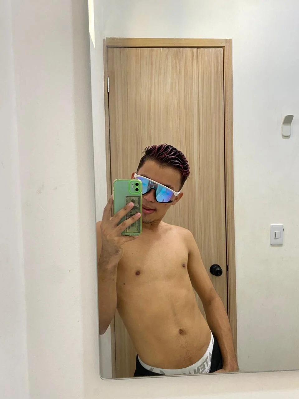 XXX Porn Photo of Nude VERY_HOT_GUYS 8