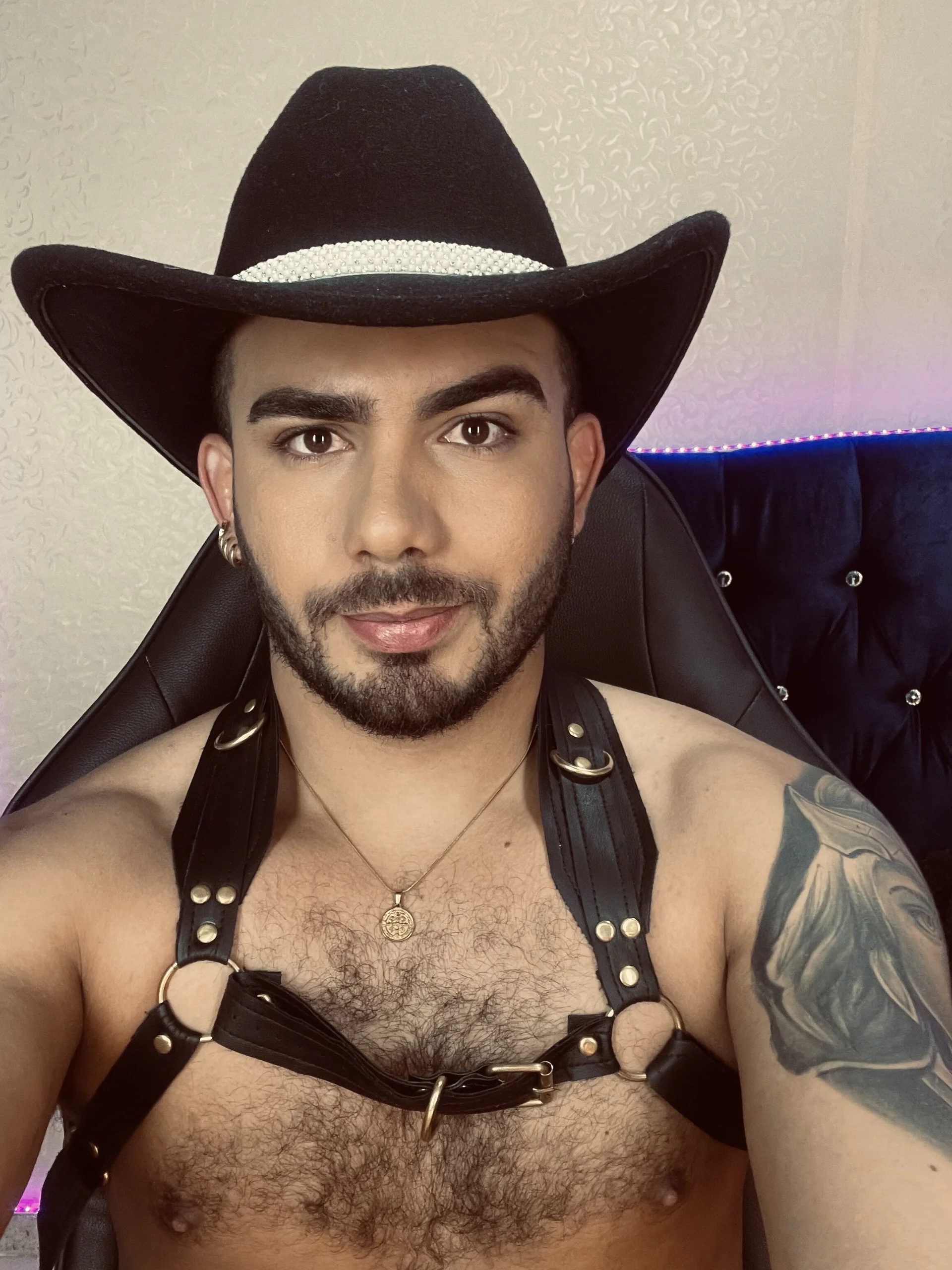 XXX Porn Photo of Nude adamhairy 161