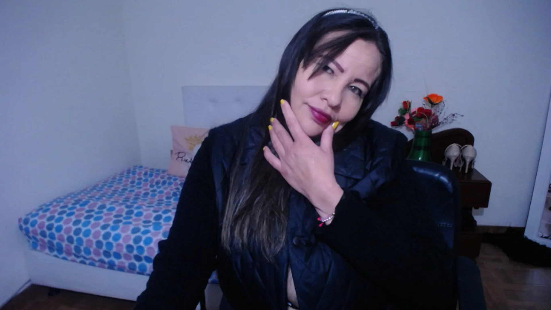 XXX Porn Photo of Nude esmeralda_milf 6