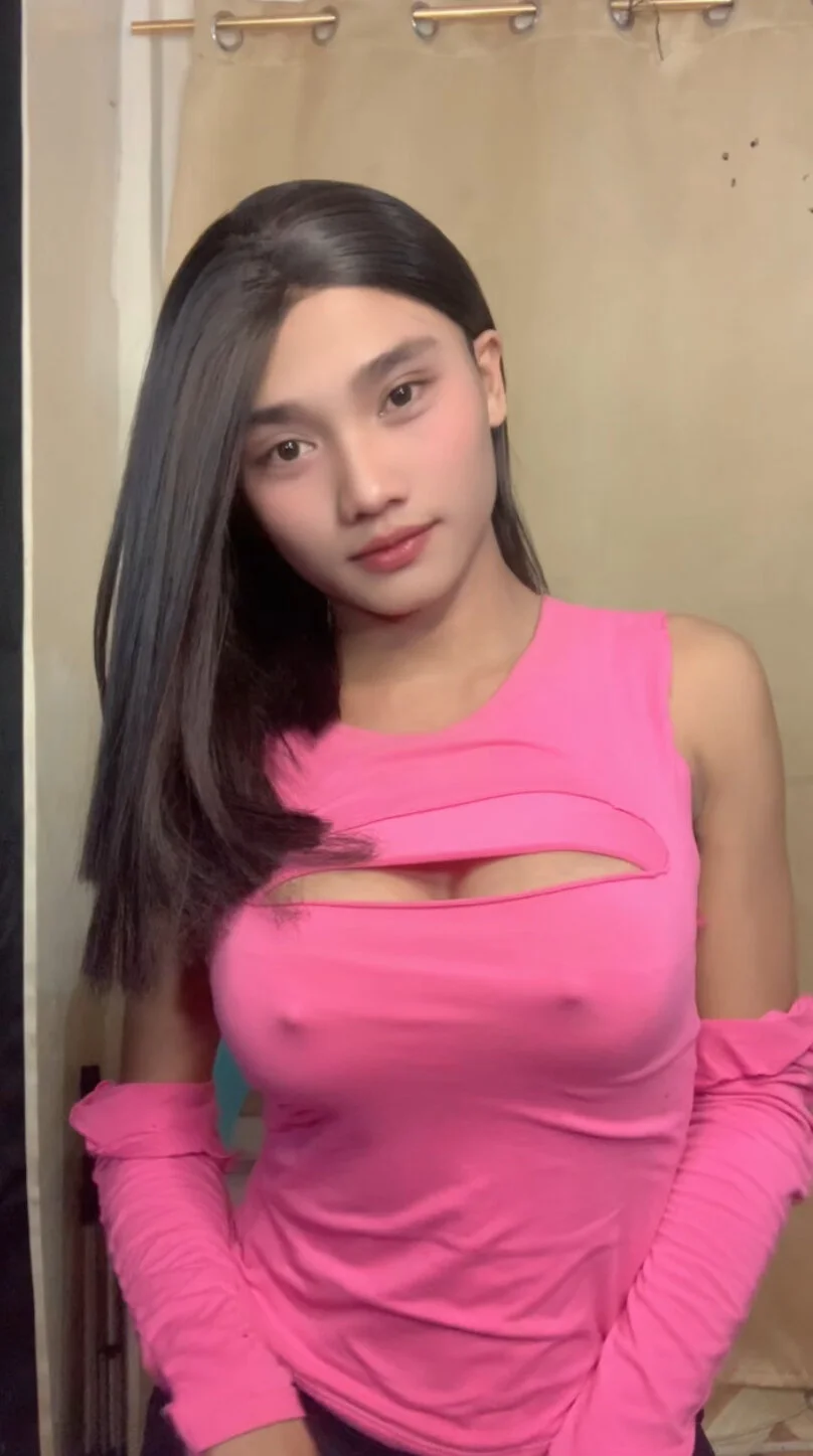 Petite_HugeCock