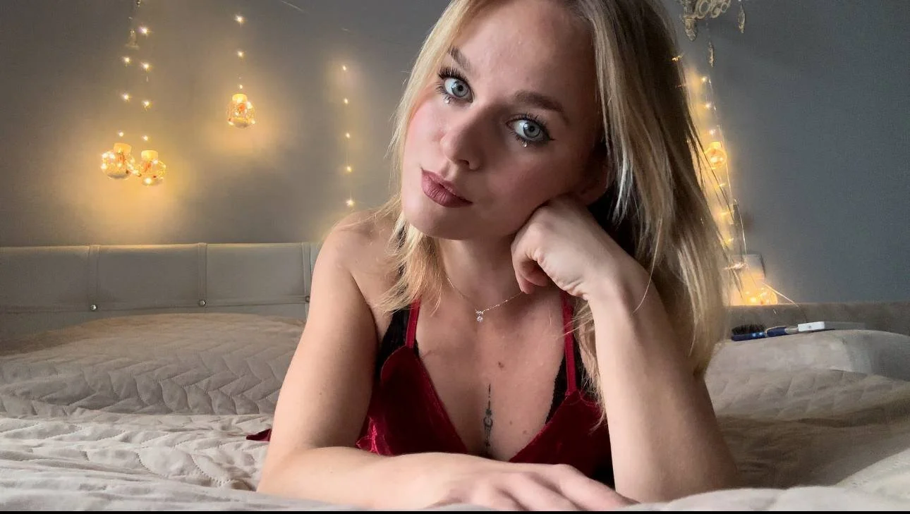 XXX Porn Photo of Nude Ellis_Blossom 20