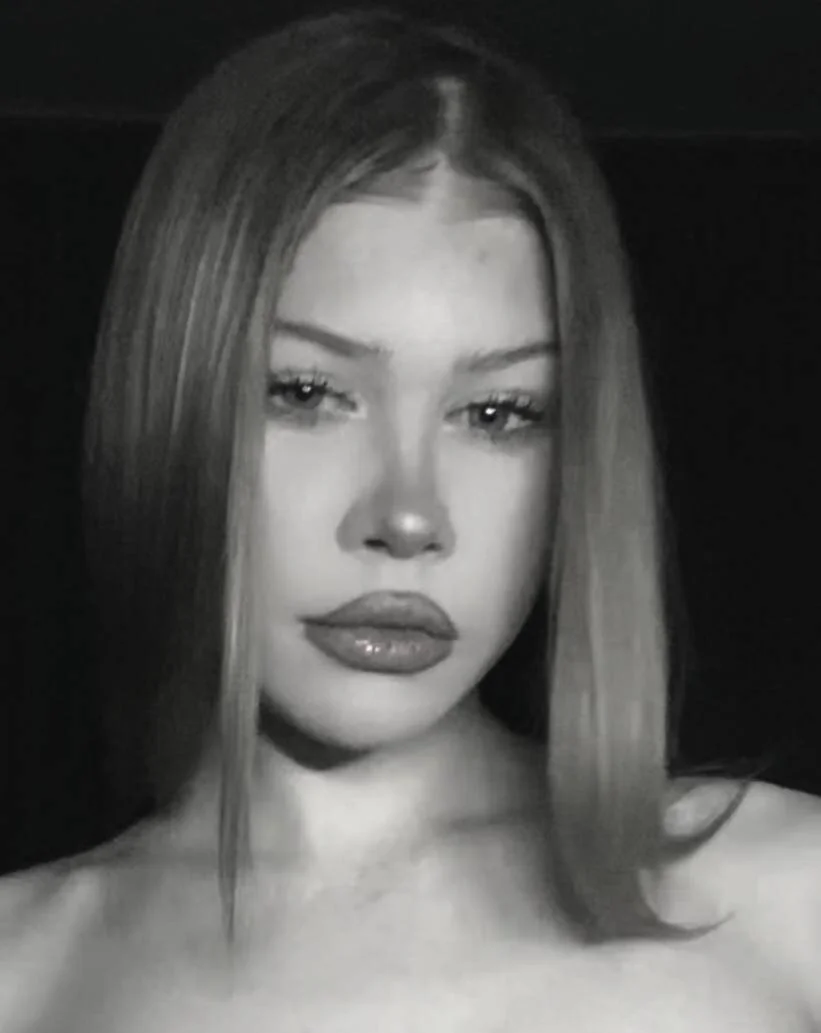 XXX Porn Photo of Nude OutCan 2