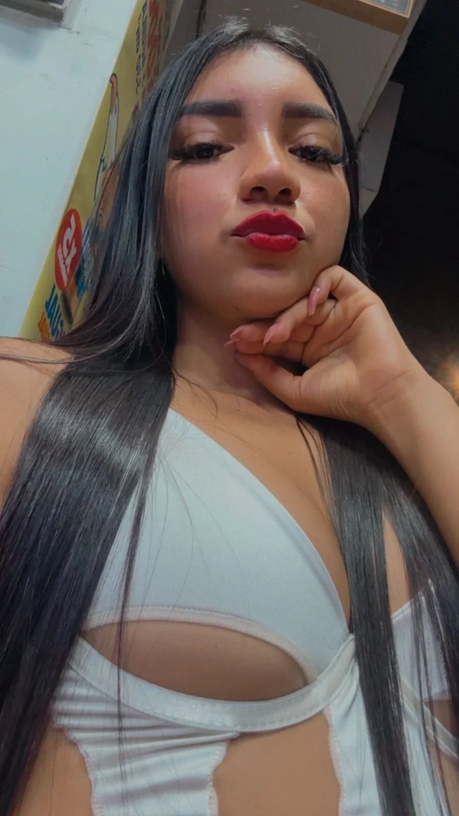 XXX Porn Photo of Nude Naughty_Vanessa_ 3