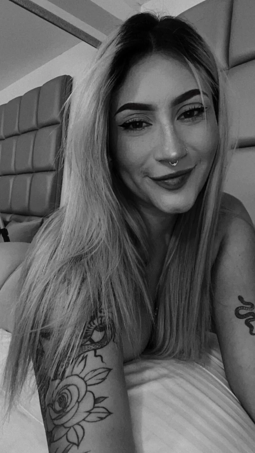 XXX Porn Photo of Nude Emily_robertss 24