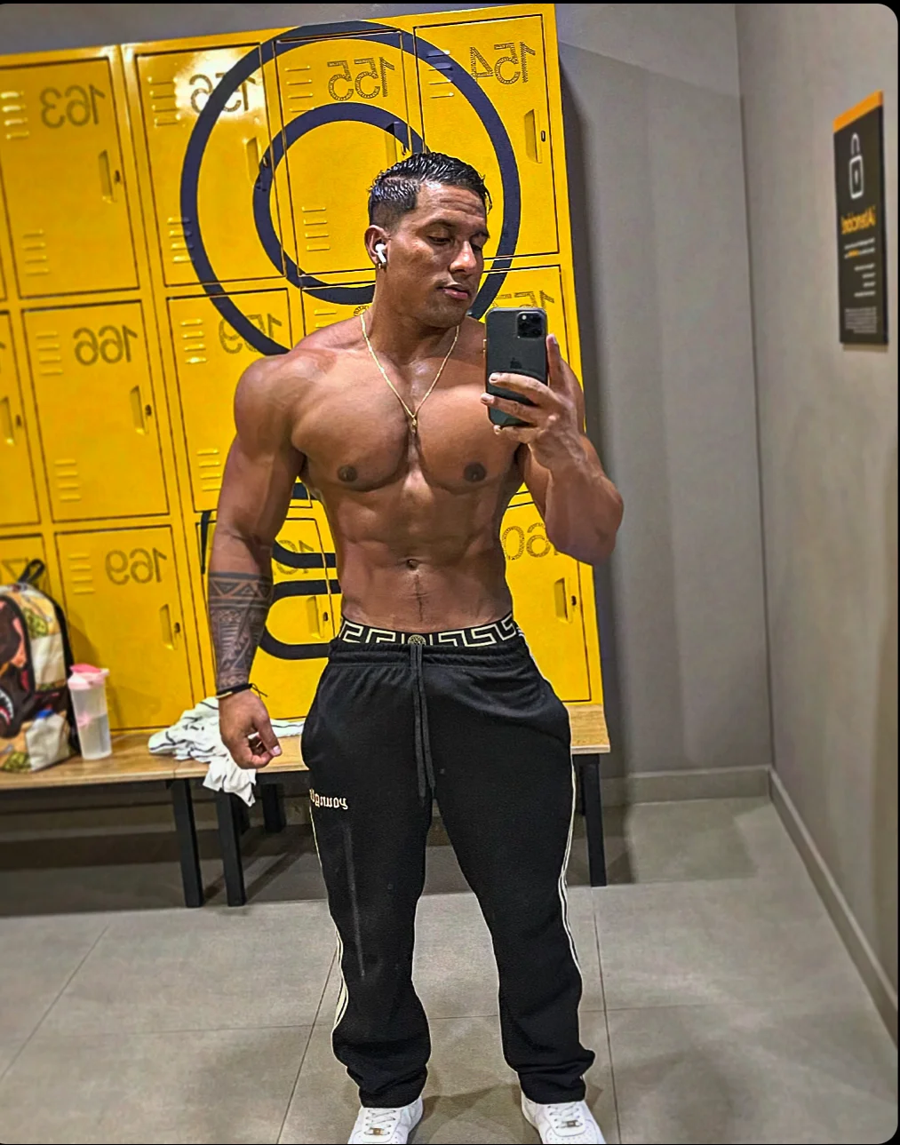 XXX Porn Photo of Nude CallumMuscle 15