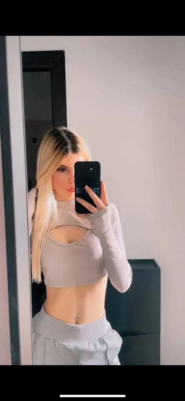 XXX Porn Photo of Nude LauraineMisti 5
