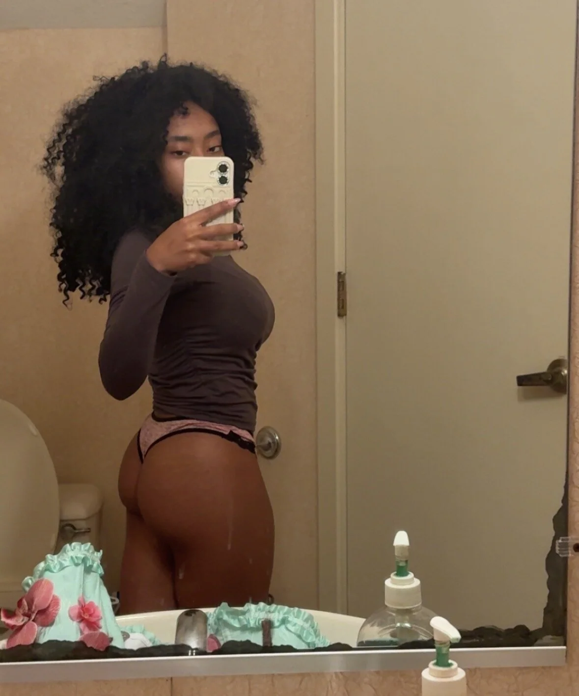 XXX Porn Photo of Nude lifeoftt_19xx 125