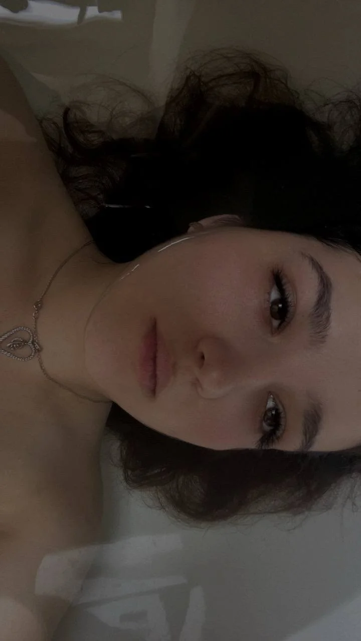 XXX Porn Photo of Nude AnnaaPage 1