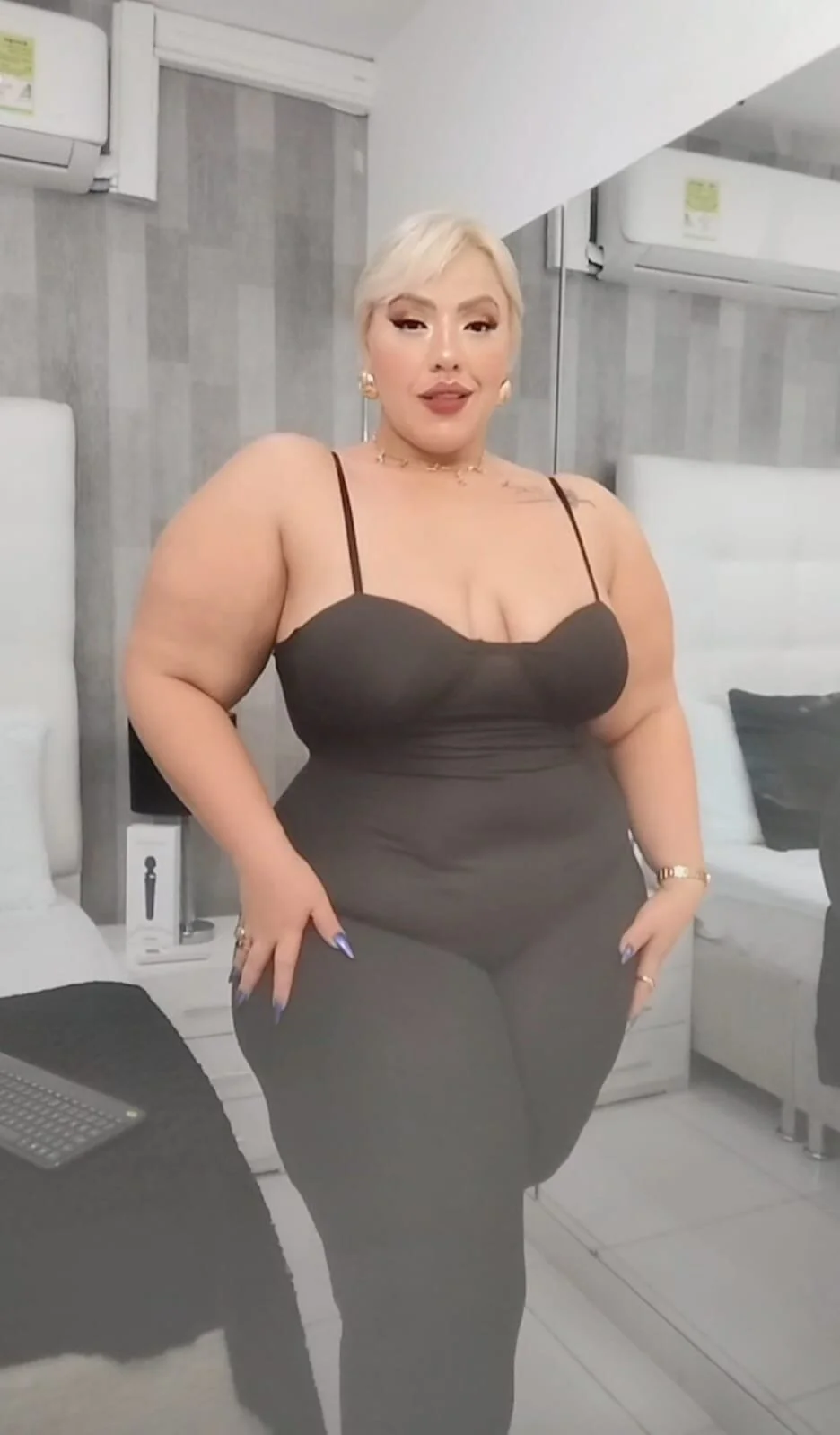 XXX Porn Photo of Nude LeahMillerr 48