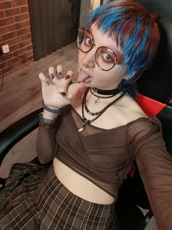 XXX Porn Photo of Nude powderofgun 15