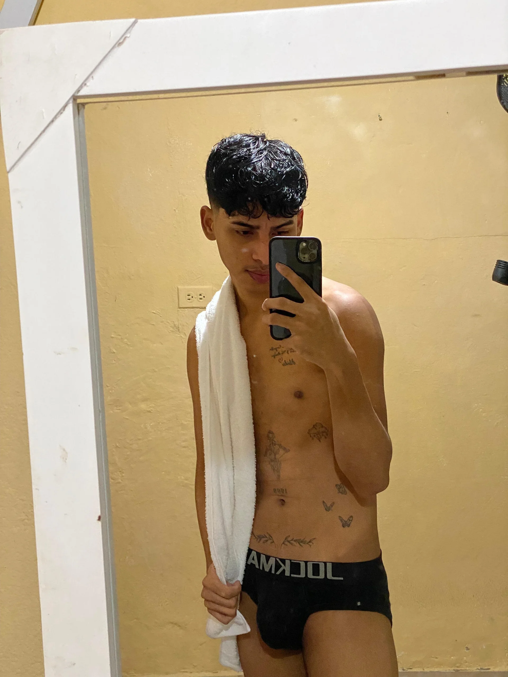 XXX Porn Photo of Nude allens_joe 17