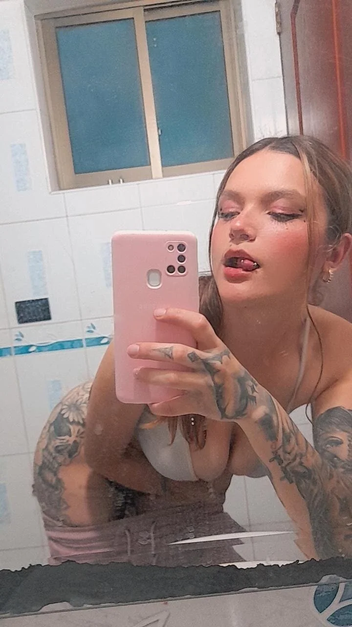 XXX Porn Photo of Nude AliceLee_ 12