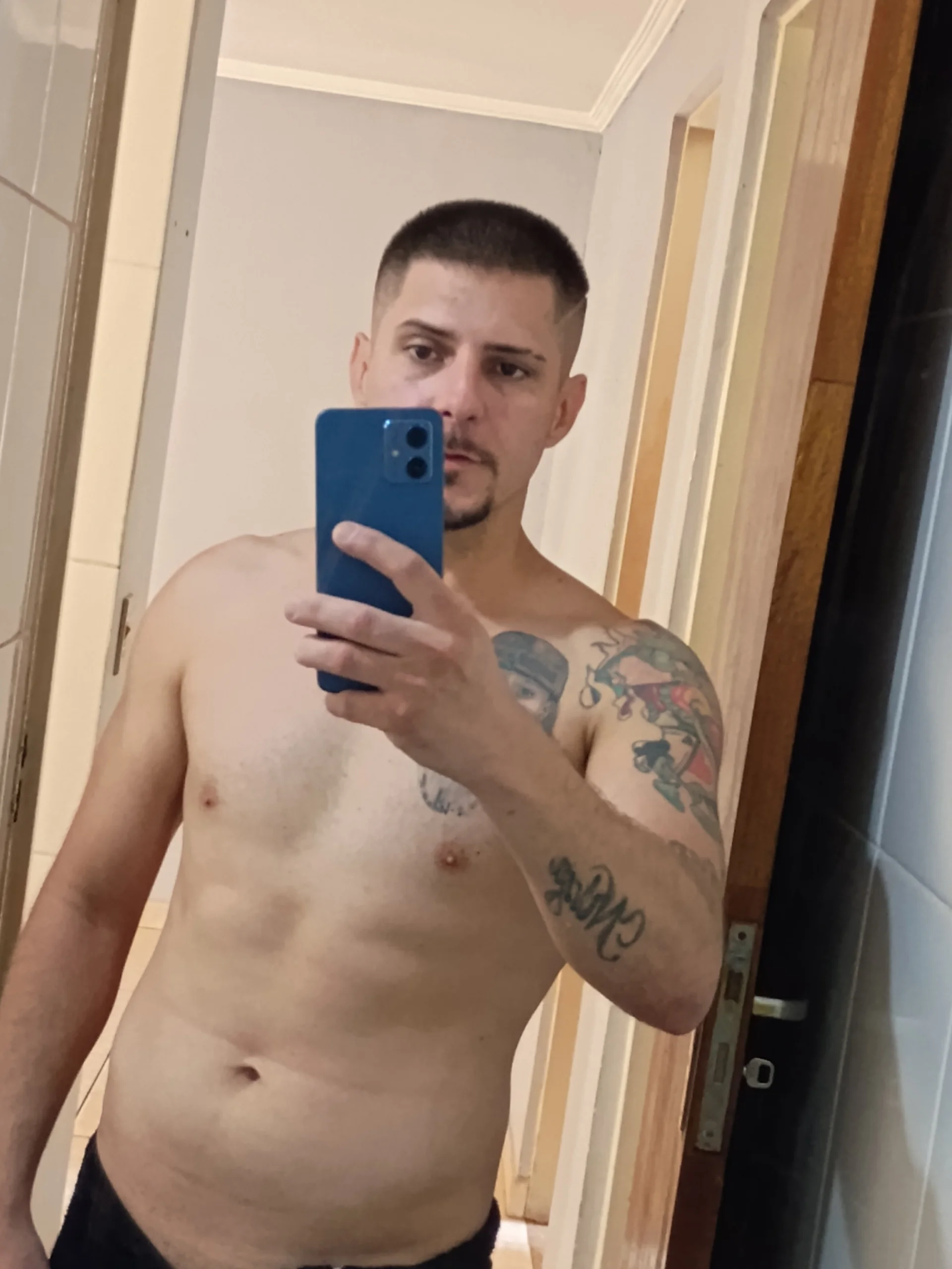 XXX Porn Photo of Nude Leeemao 2