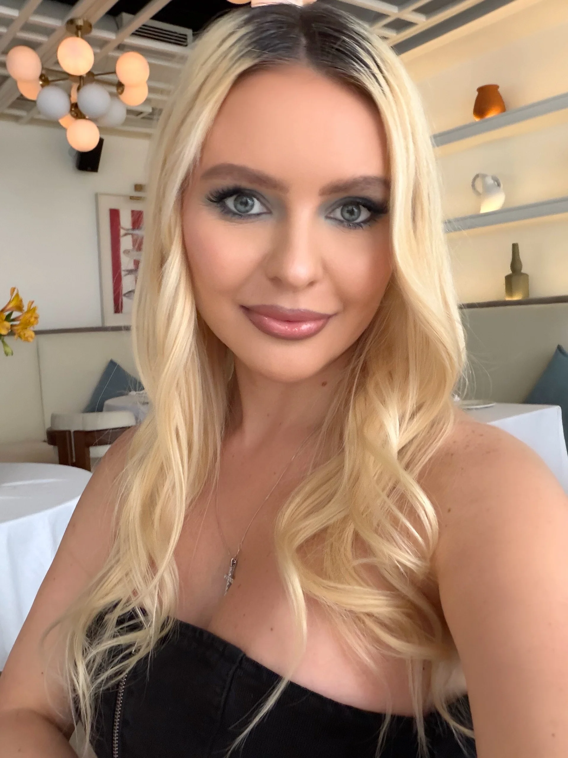 XXX Porn Photo of Nude VikkiDakota 10
