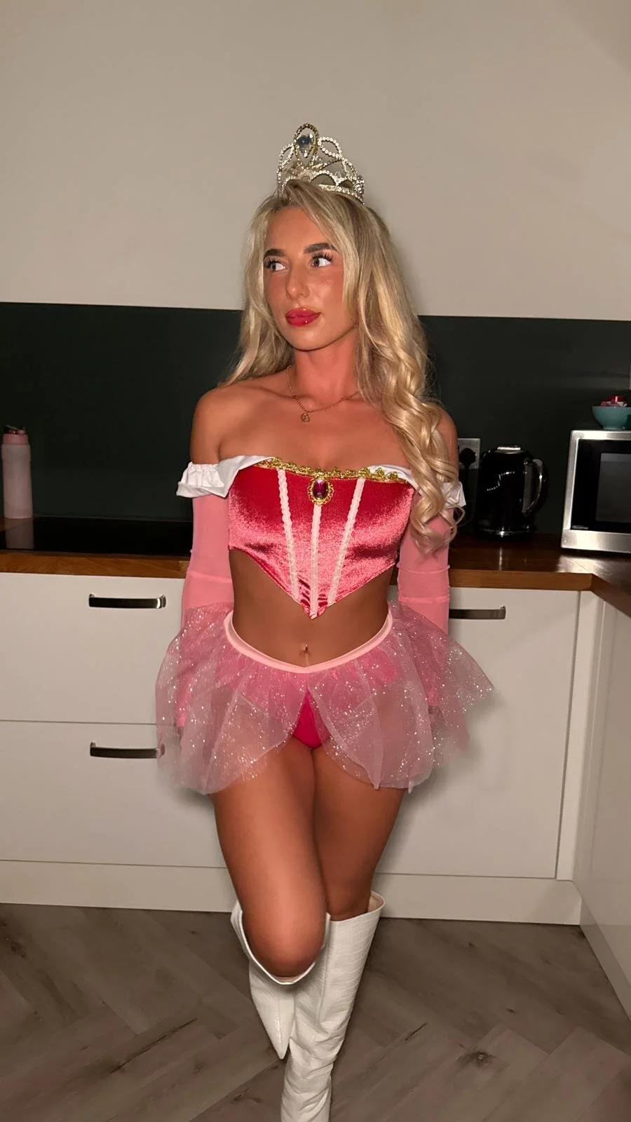 XXX Porn Photo of Nude SexyCee_x 3