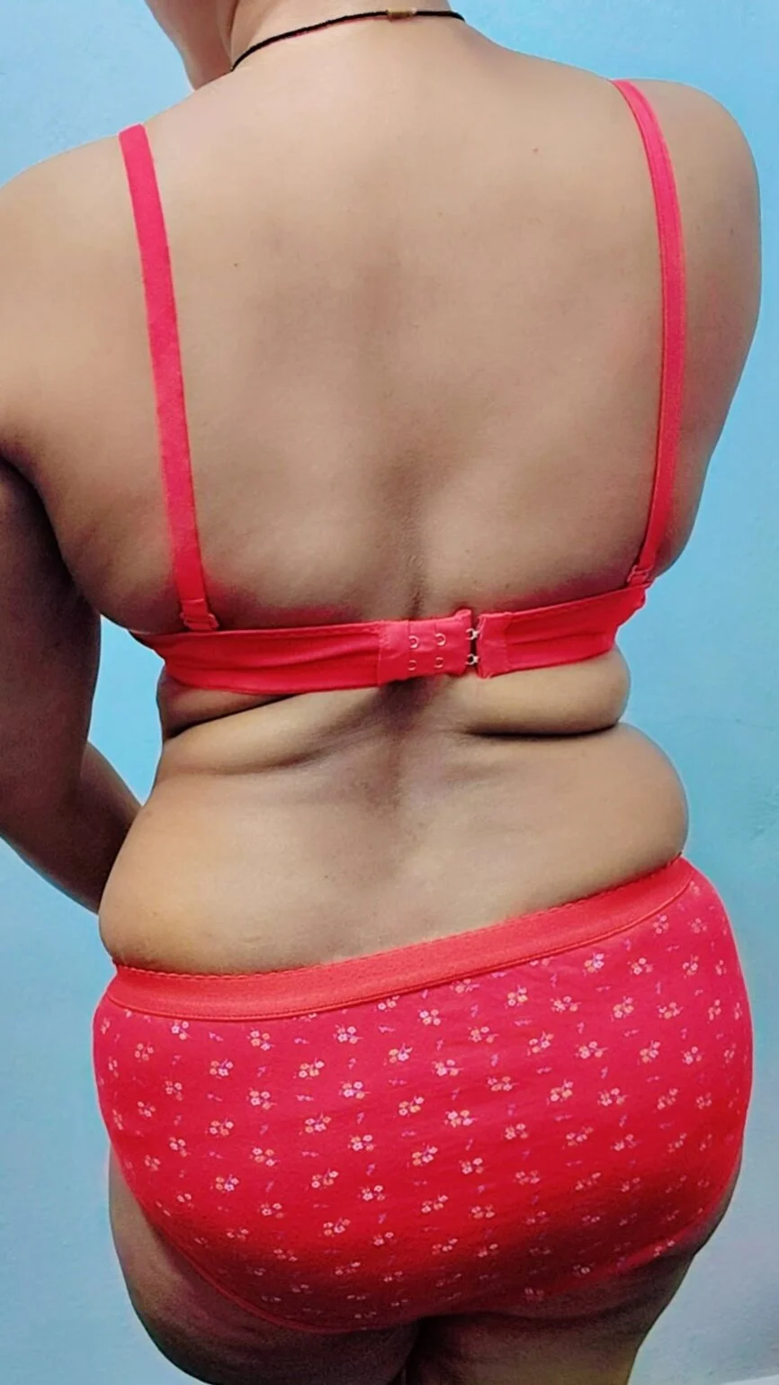 XXX Porn Photo of Nude tamil_Sigappu_Roja 1