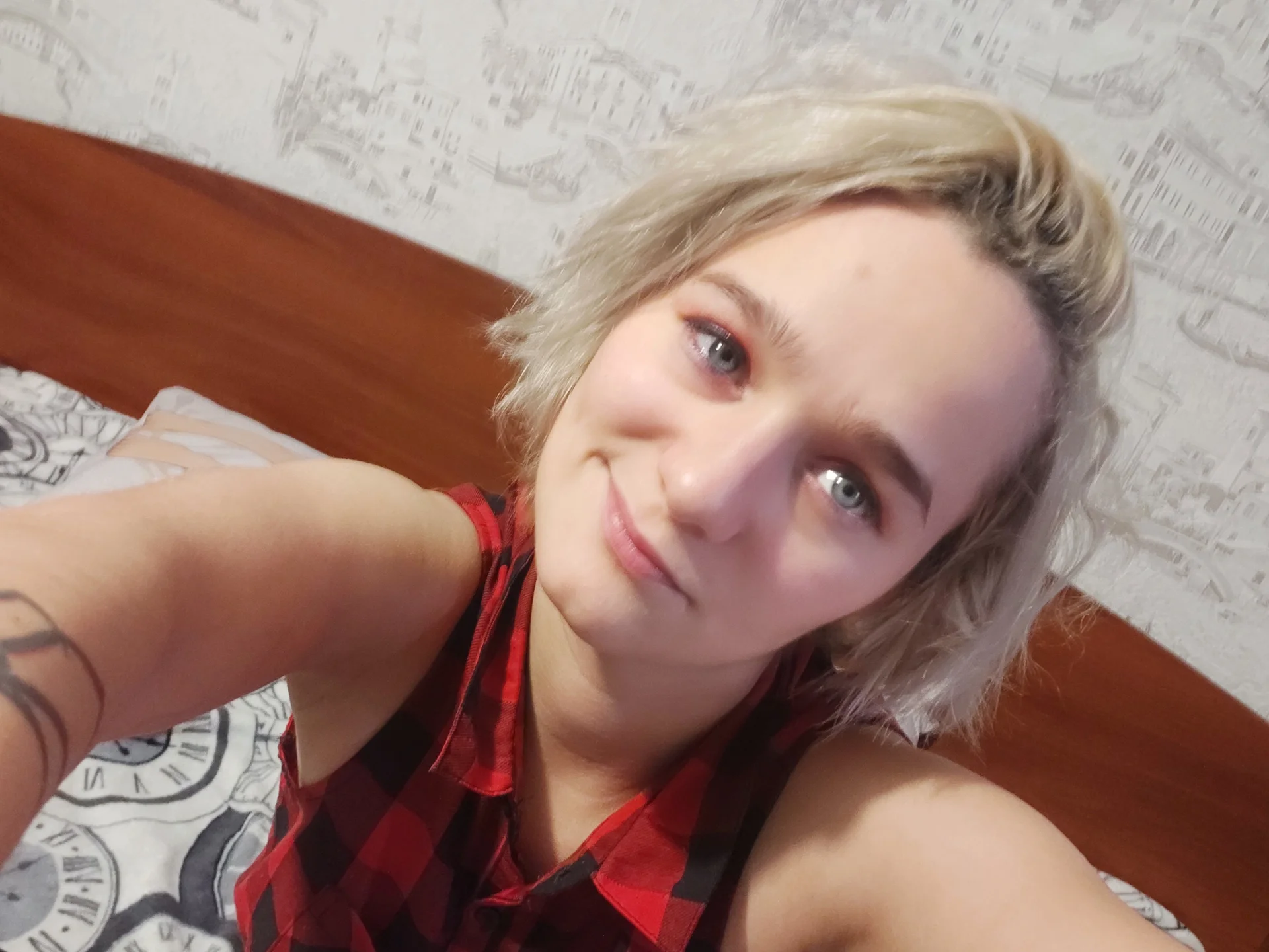 XXX Porn Photo of Nude KagamiTayga 2