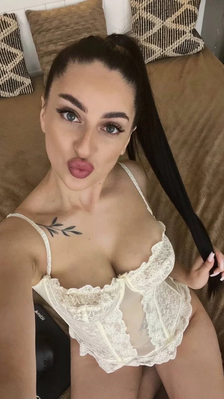 XXX Porn Photo of Nude ArielGemme 8