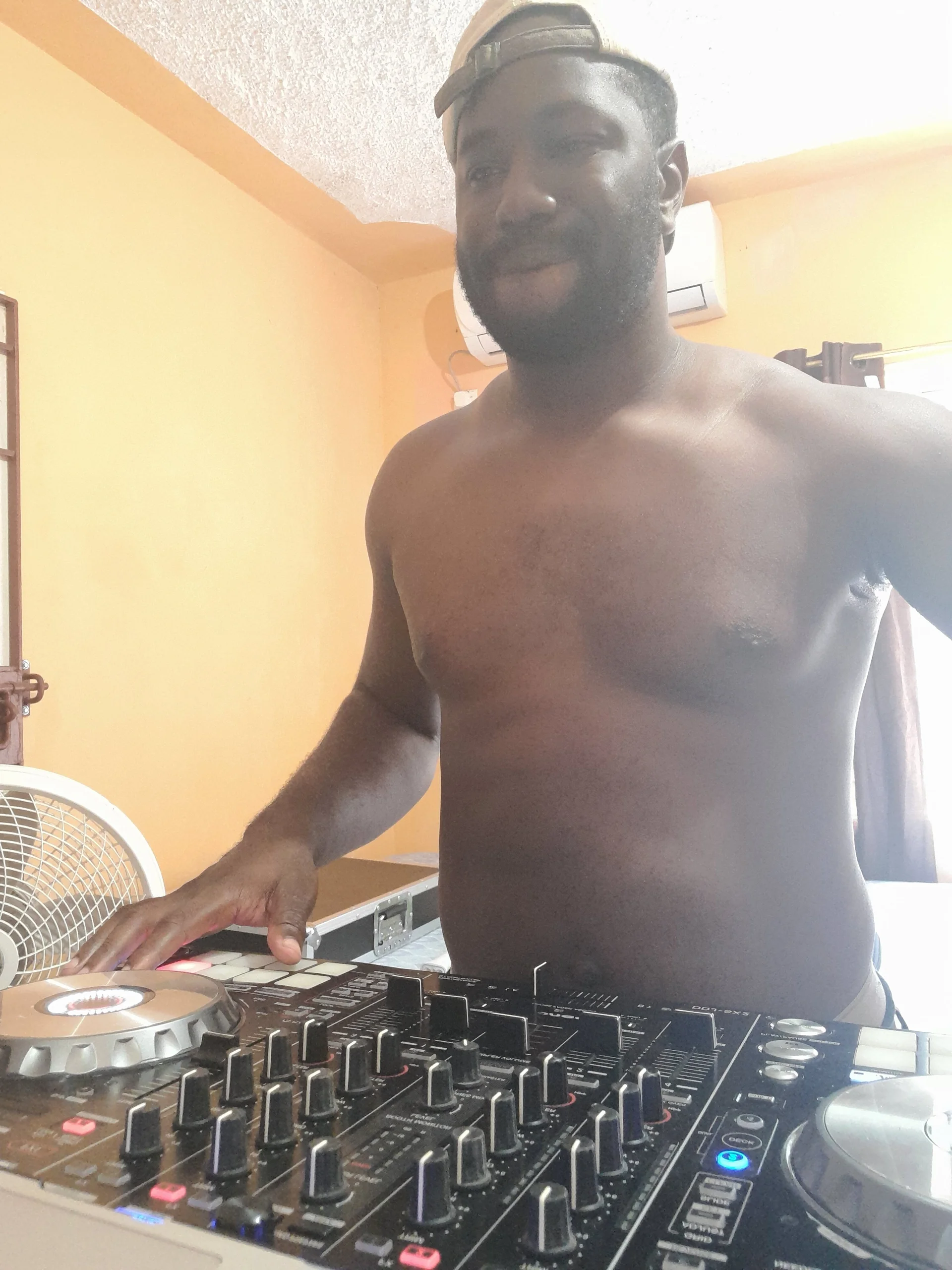 XXX Porn Photo of Nude Bighood_T 23