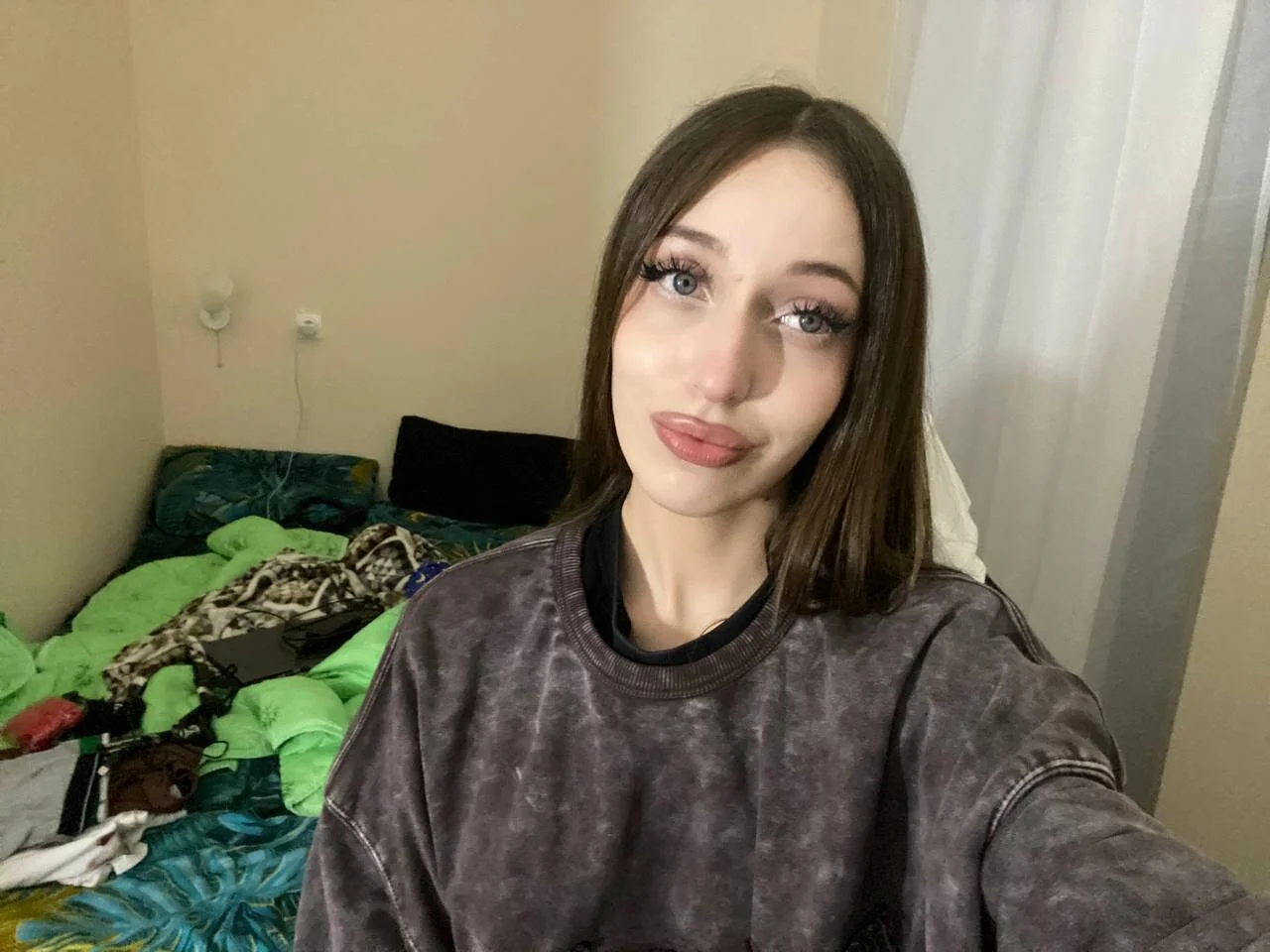 XXX Porn Photo of Nude CutieWorm 16