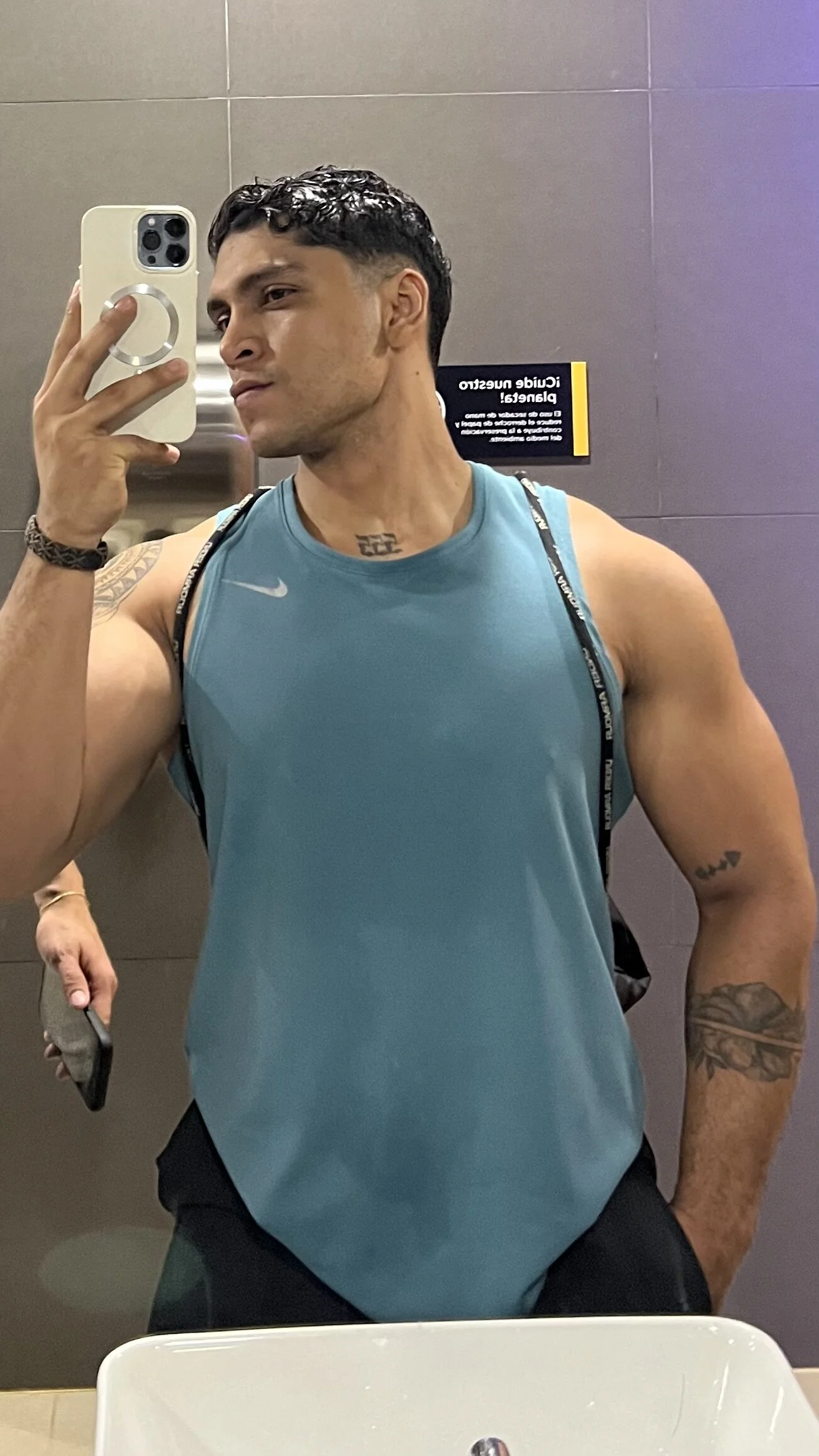 XXX Porn Photo of Nude Nicolasmontoya16 72