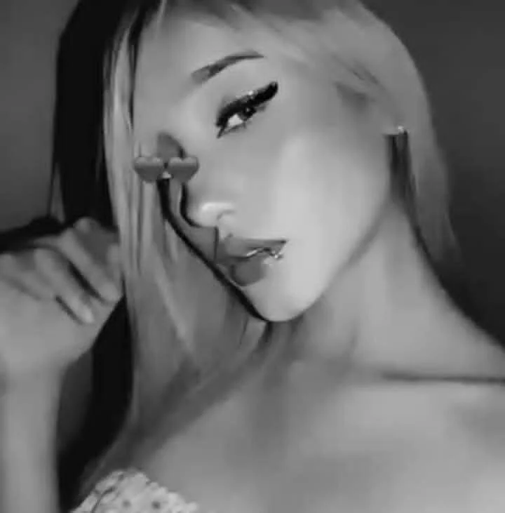 XXX Porn Photo of Nude FoxxxyPink 5