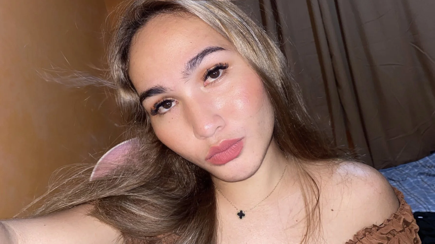 XXX Porn Photo of Nude ur_Katrina69 22